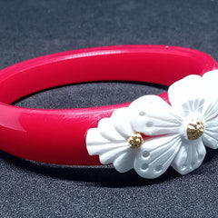 Sakha Pola Bangle with Conch Shell Design