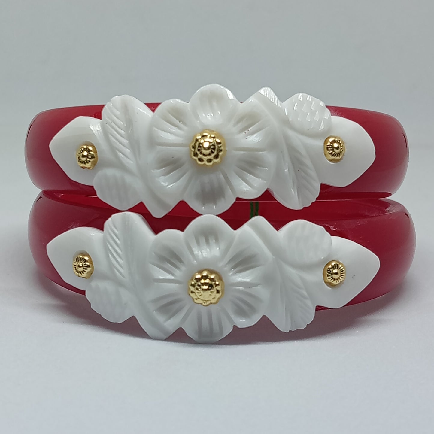 Sakha Pola Bangle with Conch Shell Design