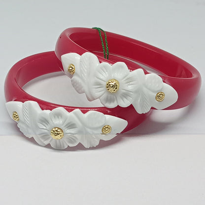 Sakha Pola Bangle with Conch Shell Design