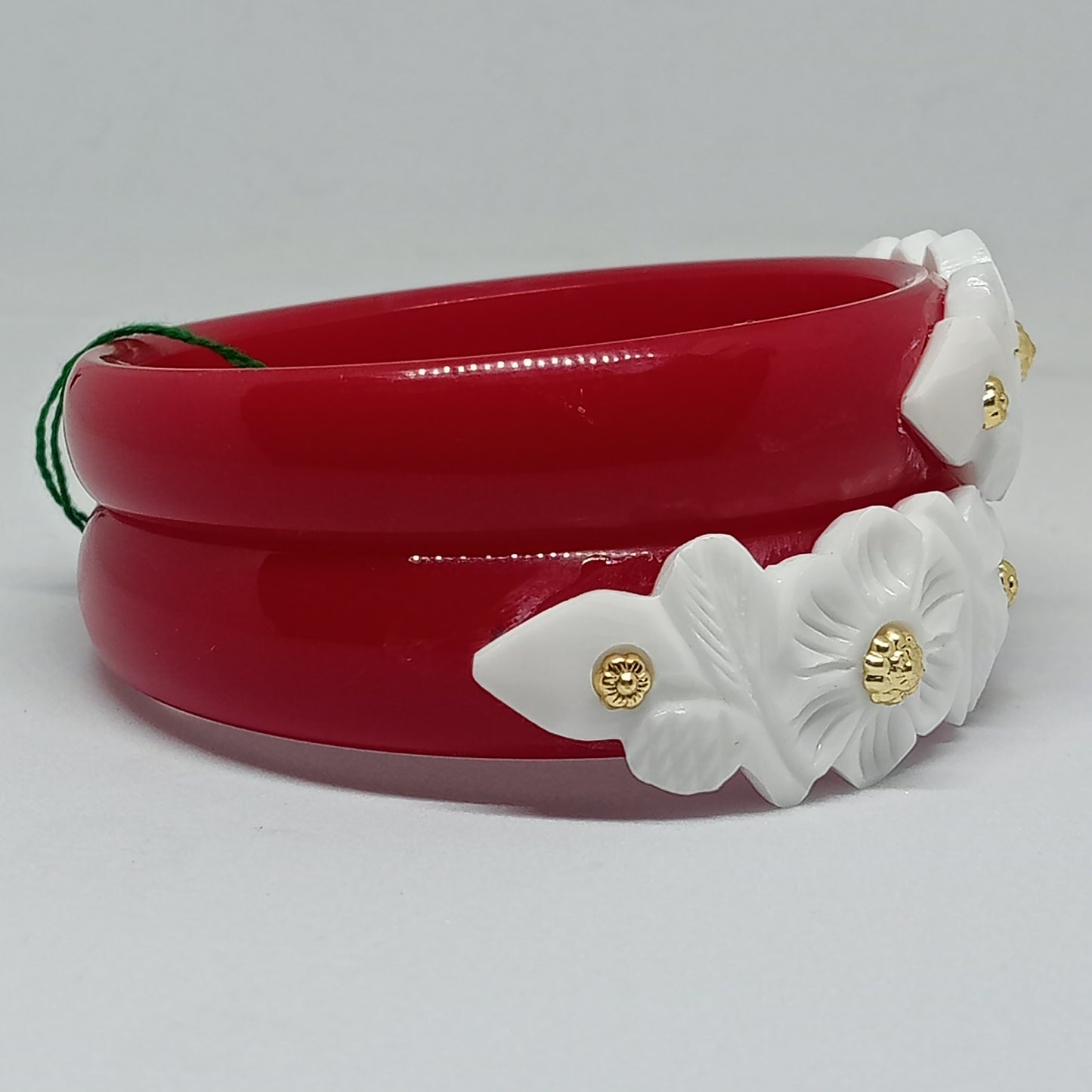 Sakha Pola Bangle with Conch Shell Design