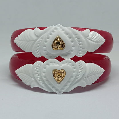 Sakha Pola Bangle with Conch Shell Design