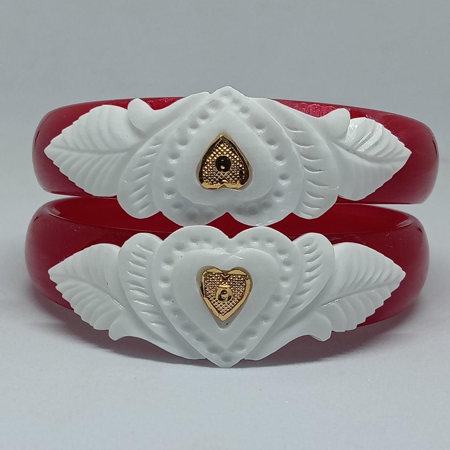 Sakha Pola Bangle with Conch Shell Design