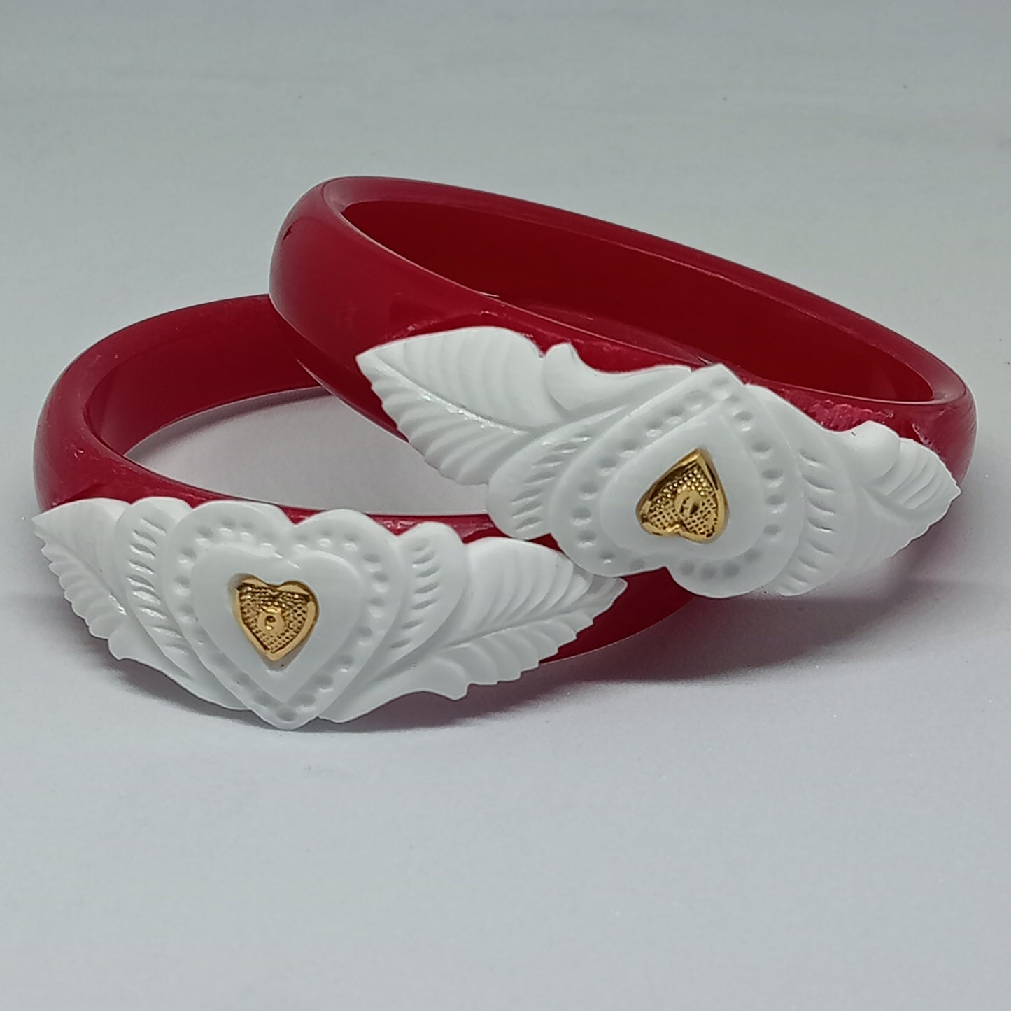 Sakha Pola Bangle with Conch Shell Design