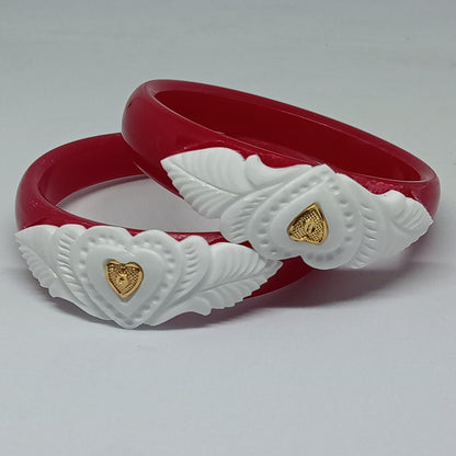 Sakha Pola Bangle with Conch Shell Design