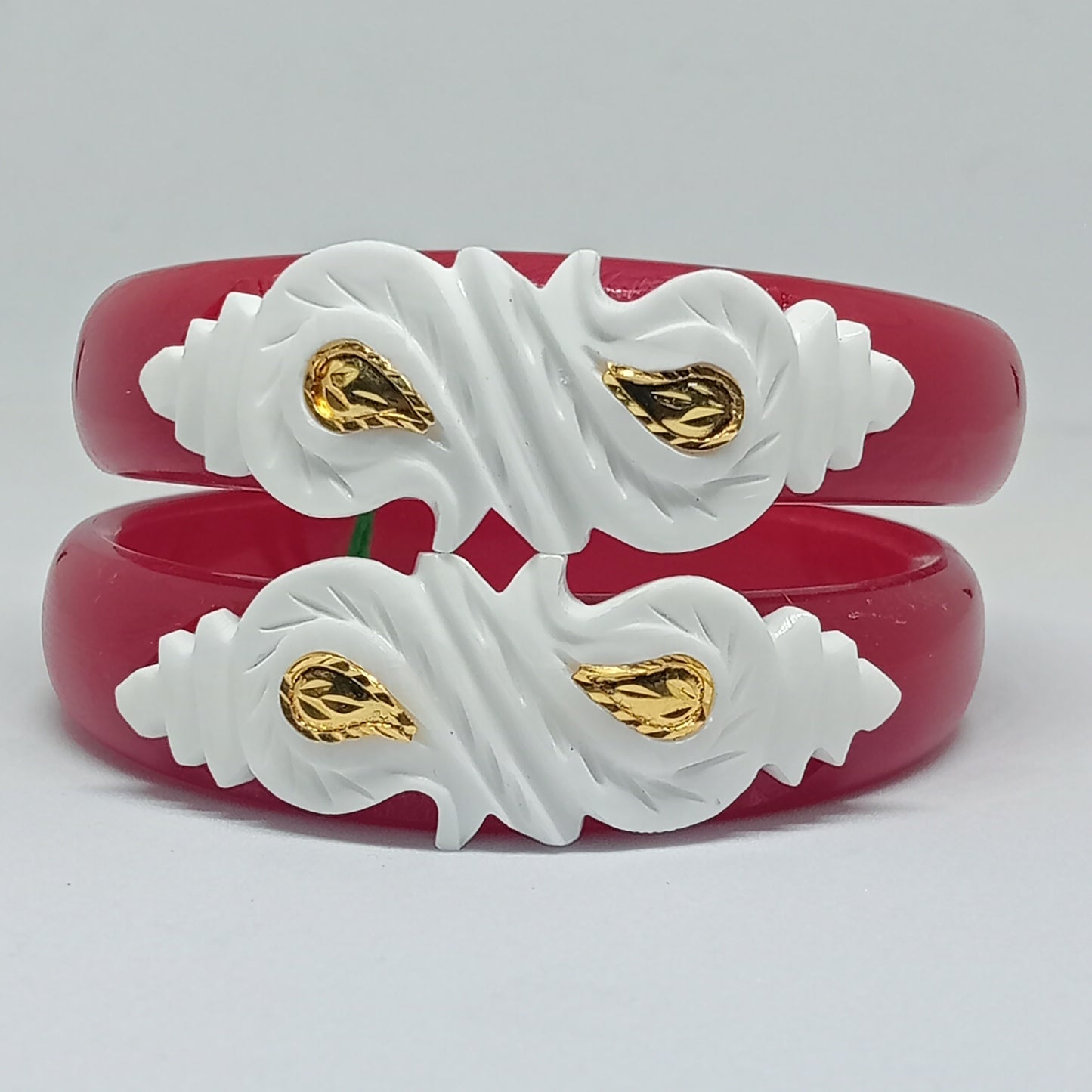 Sakha Pola Bangle with Conch Shell Design