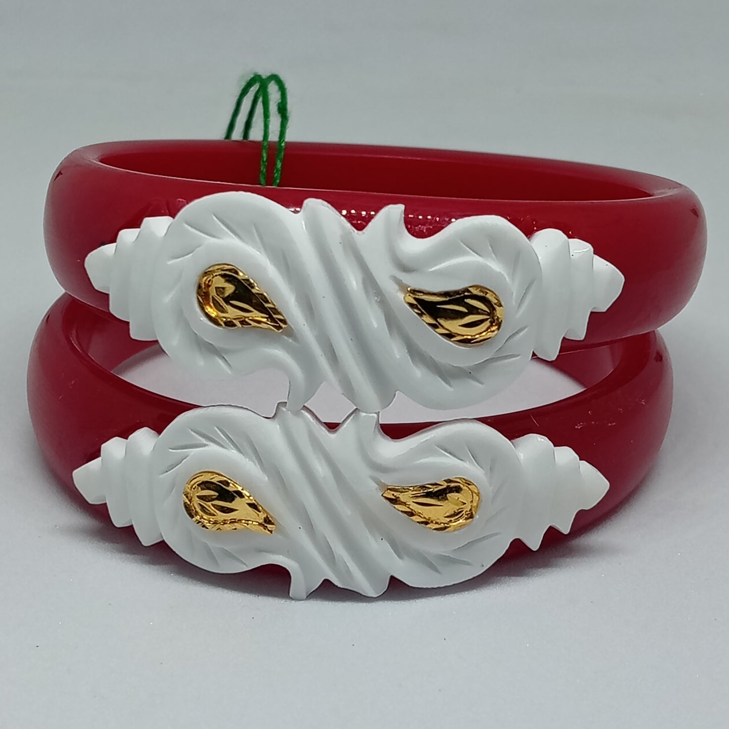 Sakha Pola Bangle with Conch Shell Design