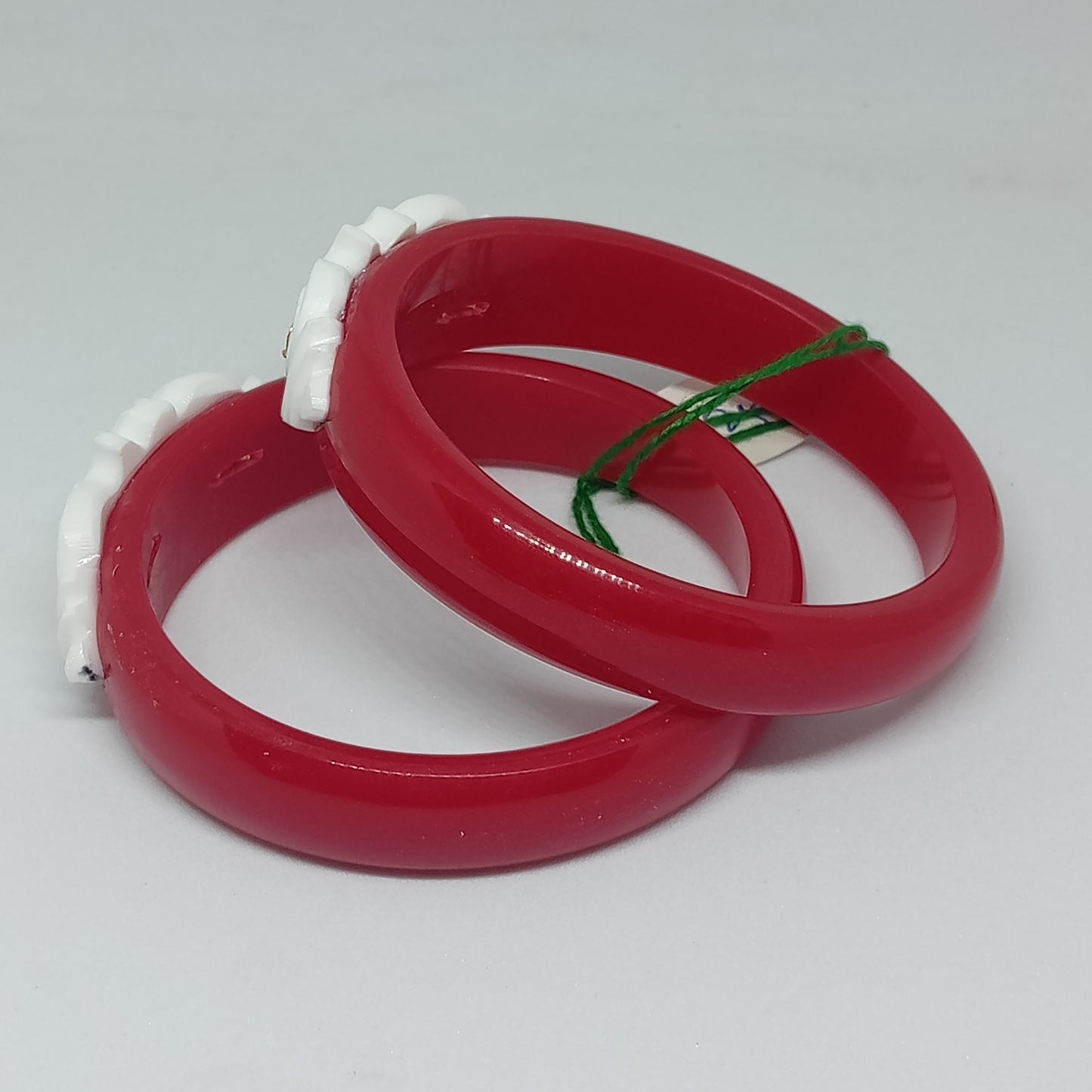 Sakha Pola Bangle with Conch Shell Design