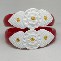 Sakha Pola Bangle with Conch Shell Design