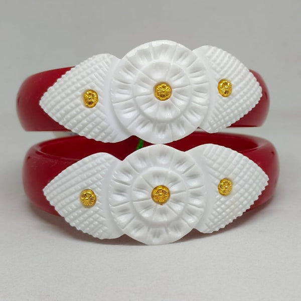 Sakha Pola Bangle with Conch Shell Design