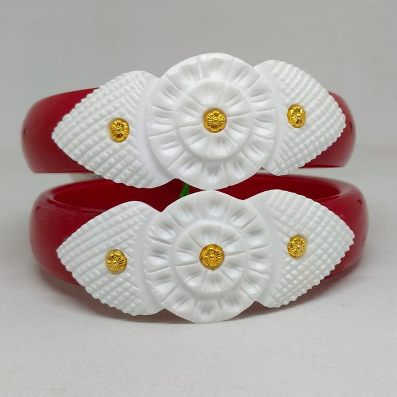 Sakha Pola Bangle with Conch Shell Design