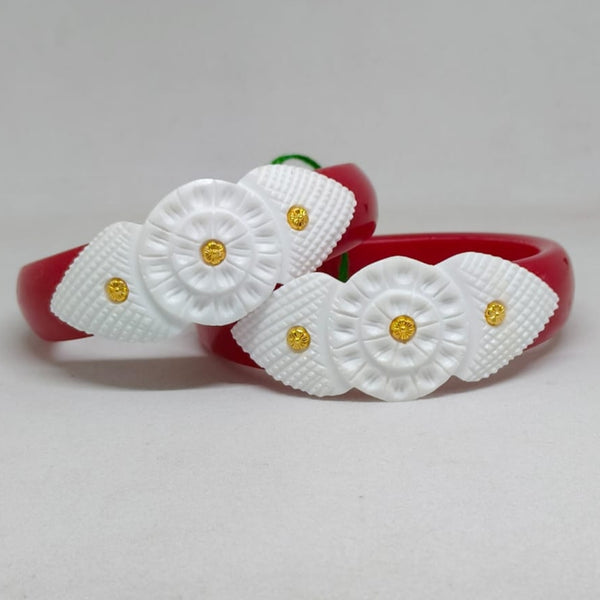 Sakha Pola Bangle with Conch Shell Design