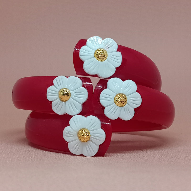 Sakha Pola Bangle with Conch Shell