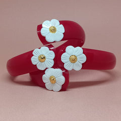 Sakha Pola Bangle with Conch Shell