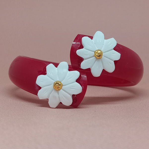 Sakha Pola Bangle with Conch Shell