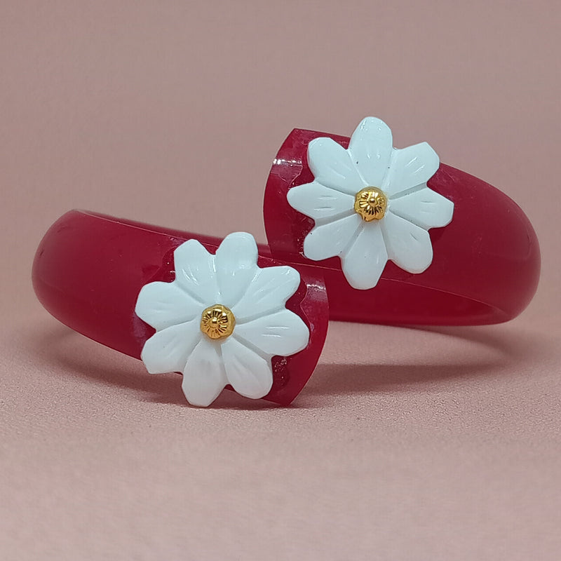 Sakha Pola Bangle with Conch Shell