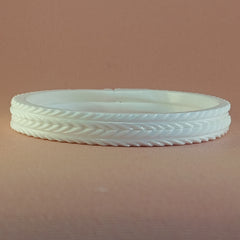 Handcrafted Thin Sakha Pola for Effortless Daily Elegance