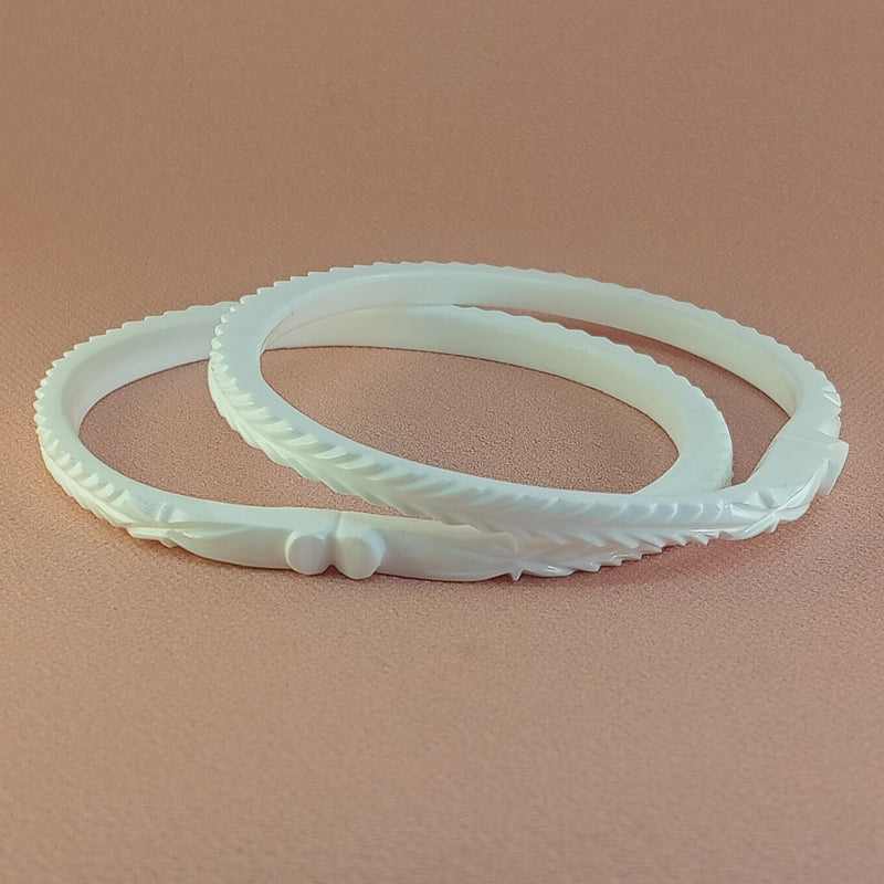 Handcrafted Thin Sakha Pola for Effortless Daily Elegance