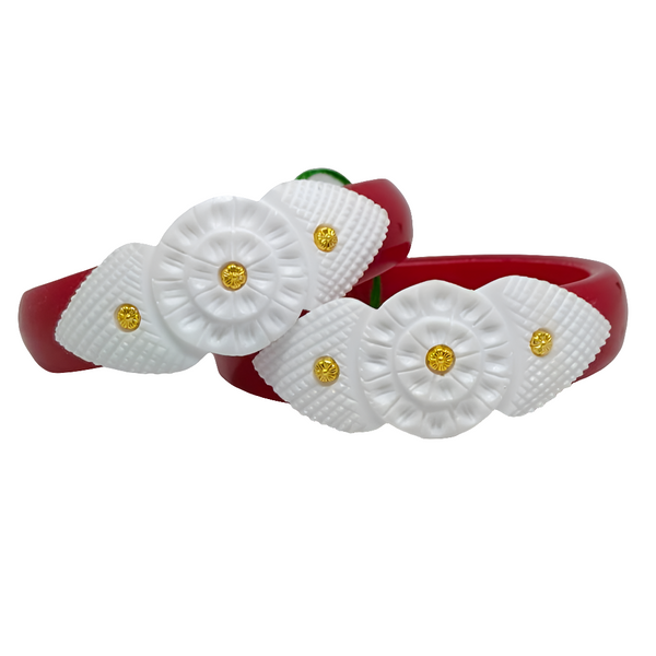 Sakha Pola Bangle with Conch Shell Design